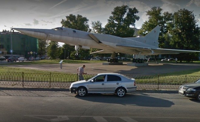 В Казани за 172 млн рублей реконструируют улицу Максимова с переносом памятника Ту-22