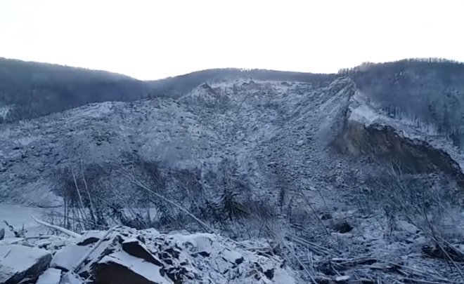 Сопка в Хабаровском крае обрушилась из-за оползня: «Метеорита не было»