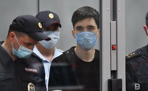 Baza: Следком отрабатывает версию вербовки устроившего стрельбу в казанской гимназии