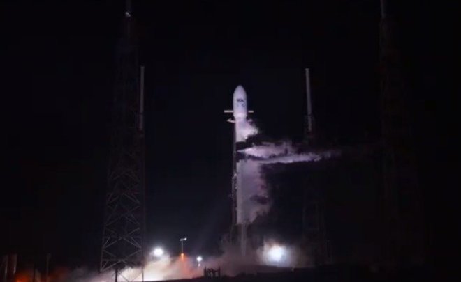 SpaceX решила перенести первый коммерческий запуск Falcon Heavy