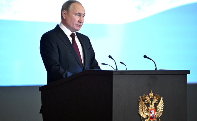 Путин назвал новым геополитическим оружием ставку Запада на русофобов и неонацистов