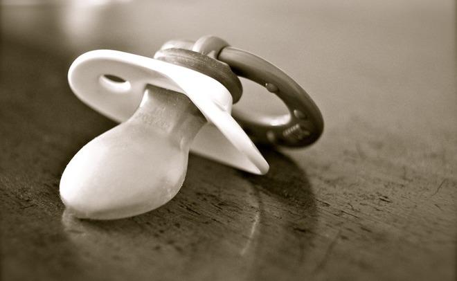 В Татарстане 29-летняя женщина случайно убила двухмесячного ребенка соской с водкой