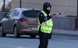 В центре Казани иномарка сбила зрителя мотопробега