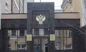 В Казани рабочего подняли в контейнере на высоту 18-го этажа — прокуратура организовала проверку