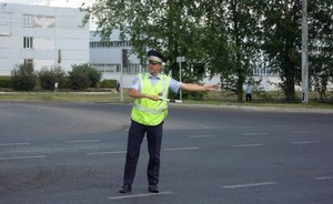 Автоинспекторам в РФ вернули право останавливать автомобили вне стационарных постов