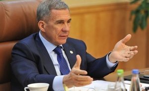 Минниханов отказался принимать звание почетного доктора КФУ в должности президента РТ