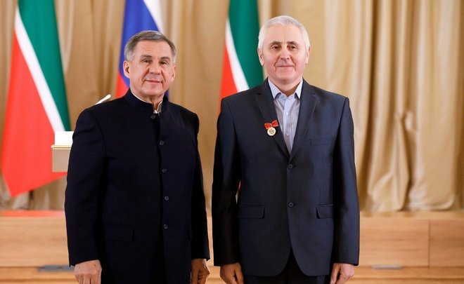 Аппаратчик «Нижнекамскнефтехима» удостоен знака отличия «За наставничество»