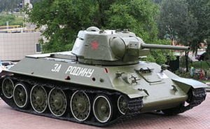 Кадетскому корпусу в Нижнекамске подарили танк