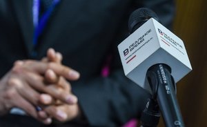 Главное за выходные: самоизоляция — все, нарушения питания в лагерях и Навальный в Германии