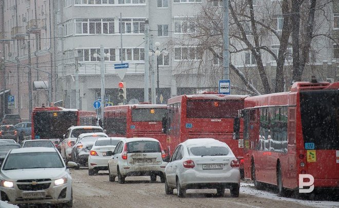 В Казани из автобуса высадили девочку, которая хотела расплатиться банковской картой