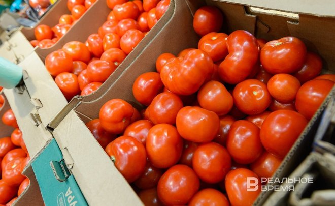 Официальная статистика: в Татарстане за неделю подешевели помидоры и сахар