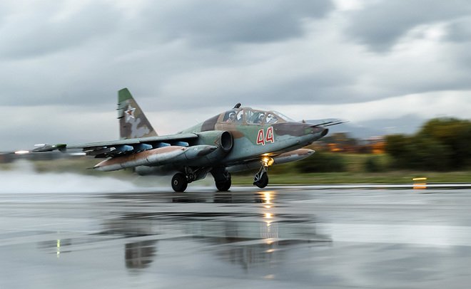 В Минобороны РФ опровергли «перехват» F-22 российских Су-25 в Сирии