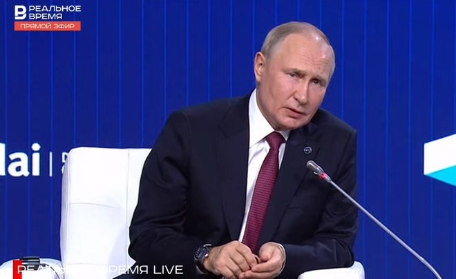 Владимир Путин заявил, что США пока не догнали Россию по гиперзвуковому оружию