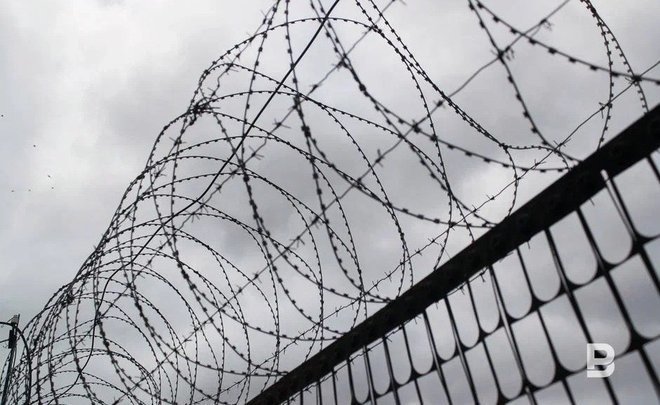 Бывшего сотрудника свияжской колонии обвинили в проносе телефонов