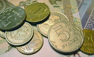 Курс рубля резко упал после заявлений США о «жестких санкциях»
