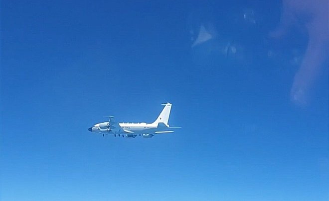 Российские истребители перехватили над Черным морем британский самолет-разведчик