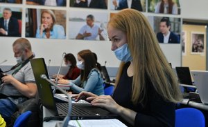 В правительстве России напомнили, что угроза заражения коронавирусом остается