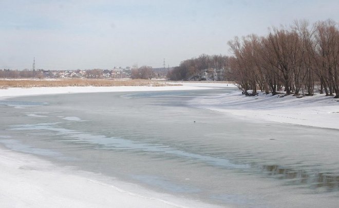 Травматолог объяснил, как правильно падать в гололед