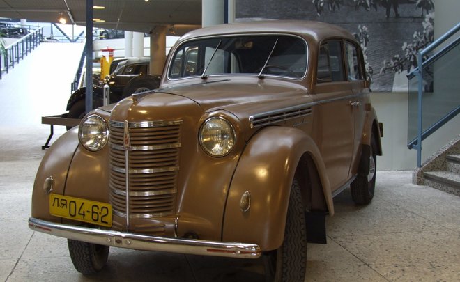 74 года «Москвичу»: от прототипа Opel до распада и производства Renault