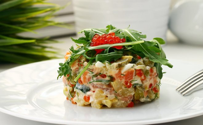 В России впервые за несколько лет снизилась стоимость салата оливье