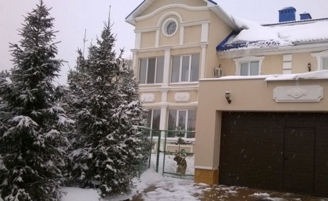 В элитном поселке Алтан в Казани продается коттедж за 120 млн рублей