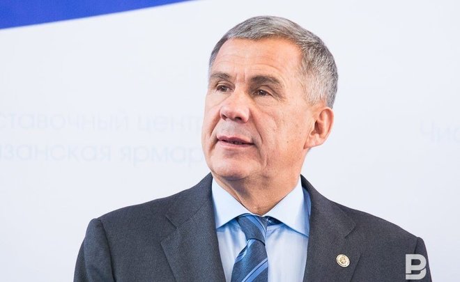 Минниханов выложил тематический мем в День автомобилиста