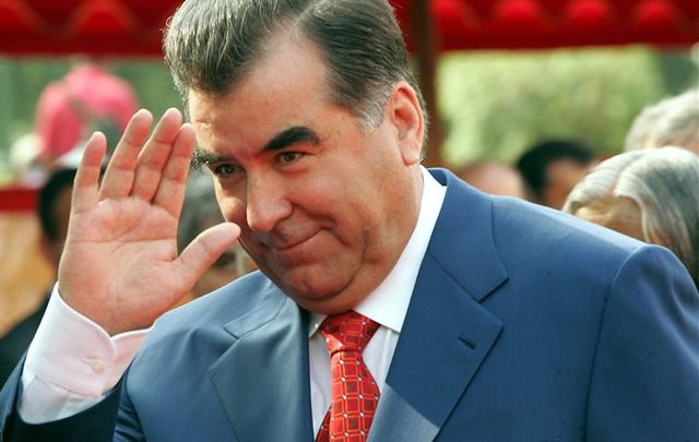 Жители Таджикистана на референдуме проголосовали за пожизненное правление Эмомали Рахмона
