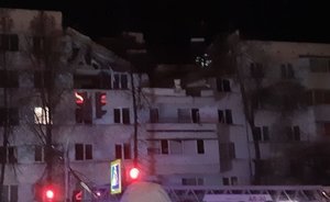 В разборе завалов в челнинском доме, где вчера произошел взрыв, участвуют 14 единиц техники