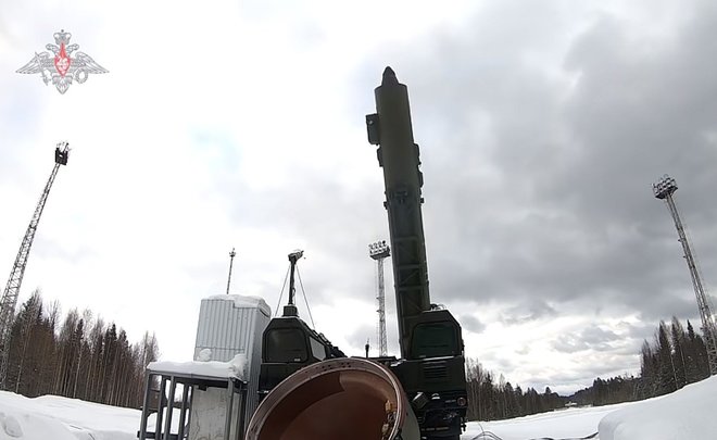 Мобильную группировку РВСН перевооружили с «Тополей» на «Ярсы»
