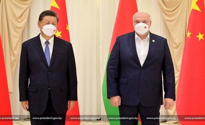 Главное о коронавирусе на 16 сентября: гипотезы о возникновении, китайские маски для Лукашенко