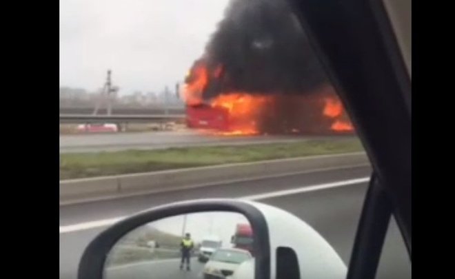 Прокуратура организовала проверку в связи с возгоранием автобуса на въезде в Казань