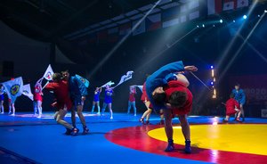 Россияне завоевали шесть золотых медалей в первый день ЧМ по самбо в Сочи