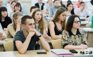 В Казани студентка заявила, что ее не допускают к экзаменам из-за дред и татуировок