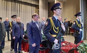 В Казани проходит церемония прощания с Рафилом Нугумановым