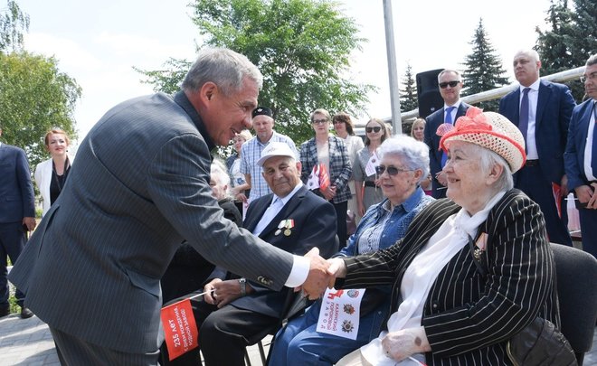 Рустам Минниханов поздравил коллектив Казанского порохового завода с 235-летием предприятия