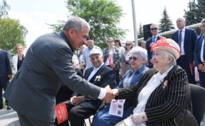 Рустам Минниханов поздравил коллектив Казанского порохового завода с 235-летием предприятия