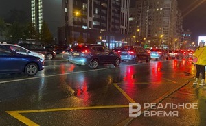 На улице Вишневского в Казани водители встали в двухкилометровой пробке