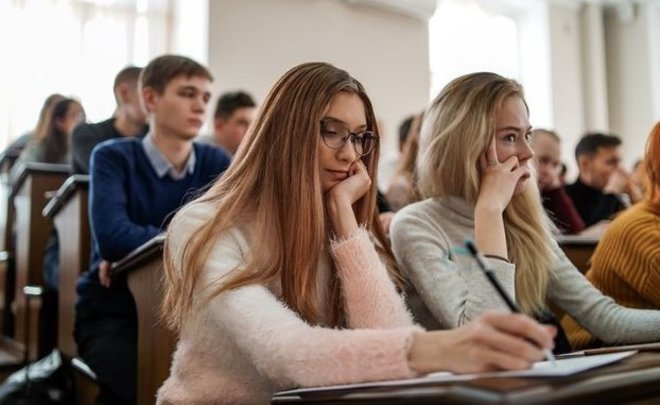 Минобрнауки: вузы могут разрешить студентам сдать выпускную работу на цифровом носителе