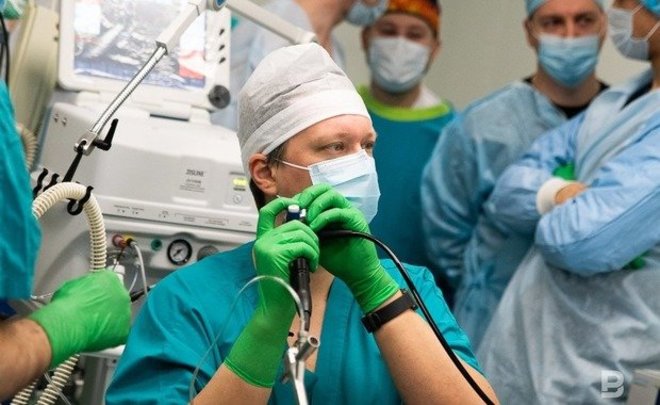 В РКБ спасли глаз ветеринару — его рогом боднула корова