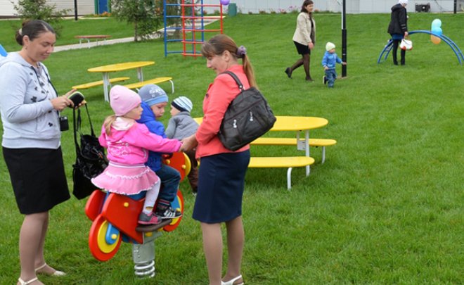 Минтруда РФ рекомендовал властям регионов принять собственные меры для повышения рождаемости