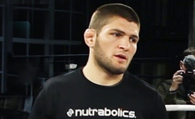 Бой Нурмагомедова и Фергюсона снова отменили