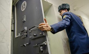 В Кировской области чиновницу заподозрили в получении взятки от осужденного