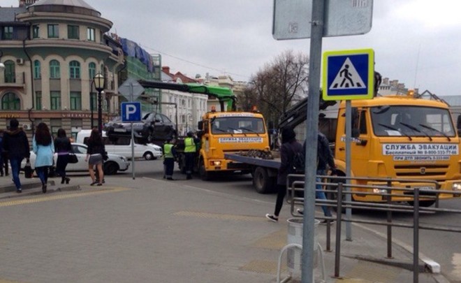 ГИБДД оставила без изменений постановление о парковке у КФУ, где был неправильно установлен знак