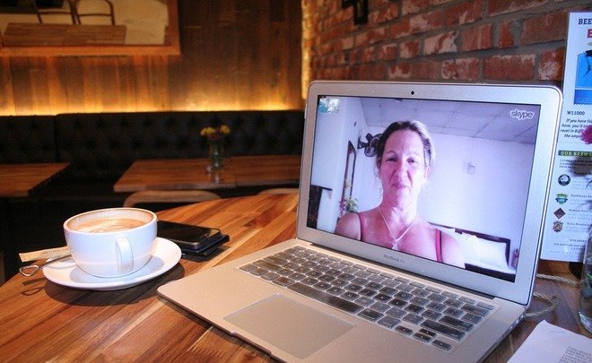 Власти ОАЭ планируют снять запрет на звонки в Skype