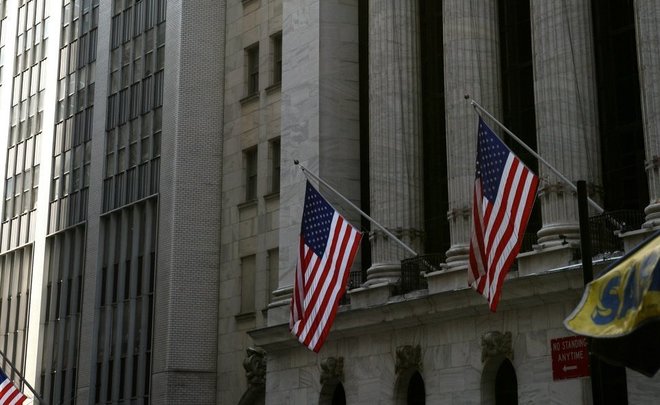 В понедельник фондовые индексы США продолжили свое падение