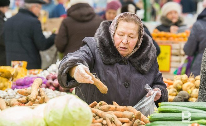 Средний чек россиян в магазинах за шесть месяцев вырос на треть