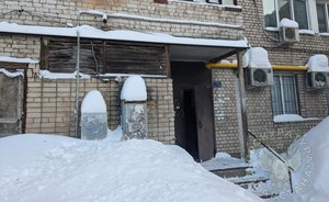 В Юдино мужчина выбросил ребенка из окна — главное