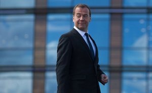Медведев поручил следить за закупками зарубежного ПО госкомпаниями