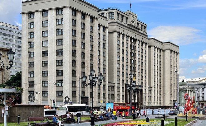 В Госдуме принят закон о запрете лицам с судимостью работать водителями такси и автобусов
