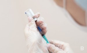 Главный инфекционист США рассказал, что может снизить эффективность вакцин